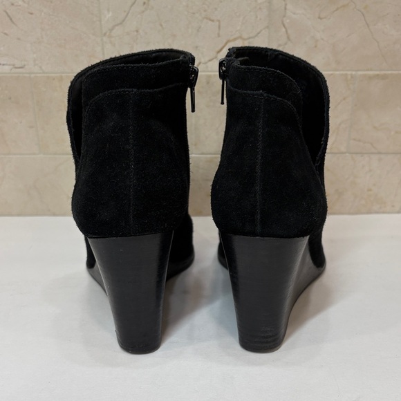 Lucky Brand Black Yamina Suede Ankle Booties, 9 - Picture 4 of 13